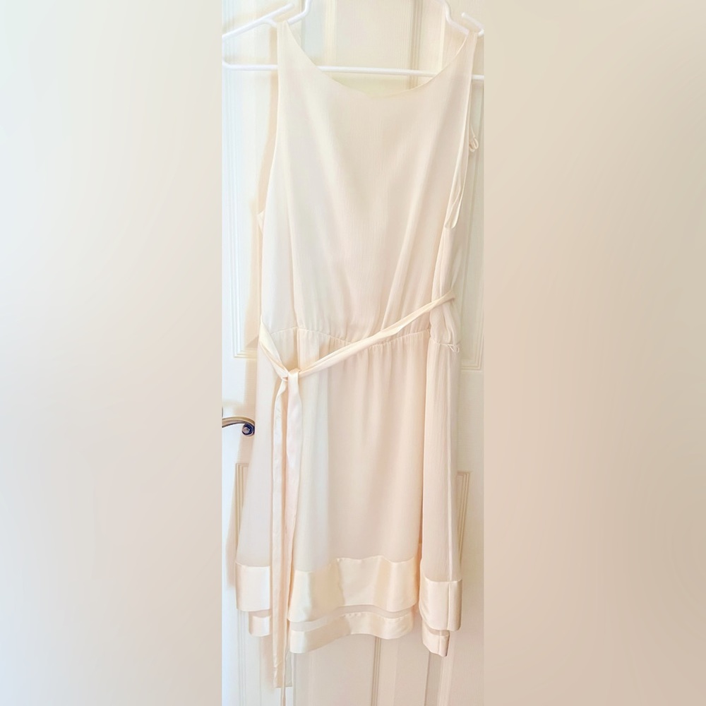 NWT banana republic silk dress. Hits at the knee@5’7.